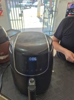 Foto 2 de Fritadora Marca Midea Modelo Mf-Cn40d2 Usado En Buen Estado Acc No Tiene