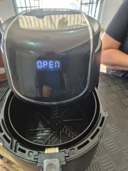 Foto 3 de Fritadora Marca Midea Modelo Mf-Cn40d2 Usado En Buen Estado Acc No Tiene
