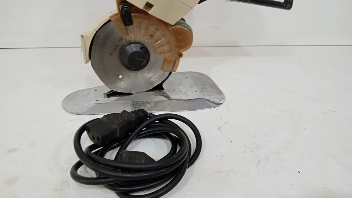 Foto 3 de Cortadora De Tela Marca Westman Modelo Rs-100 Usado En Buen Estado Acc No Tiene