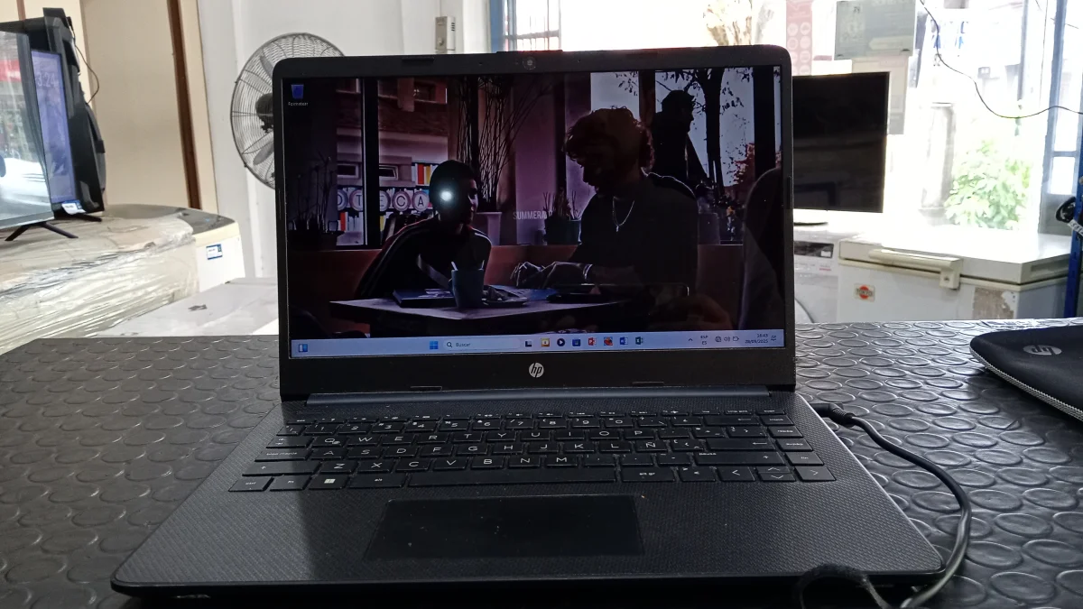 Notebook Marca Hp. Modelo 14-Dw0526la Procesador Celeron Memoria Ram 4 Gb Disco Duro 250 Gb Generacion 1 Acc No Tiene