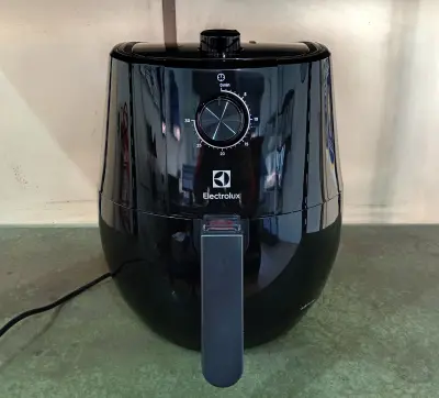 Fritadora Marca Electrolux Modelo Eaf10 Usado En Buen Estado Acc Caja