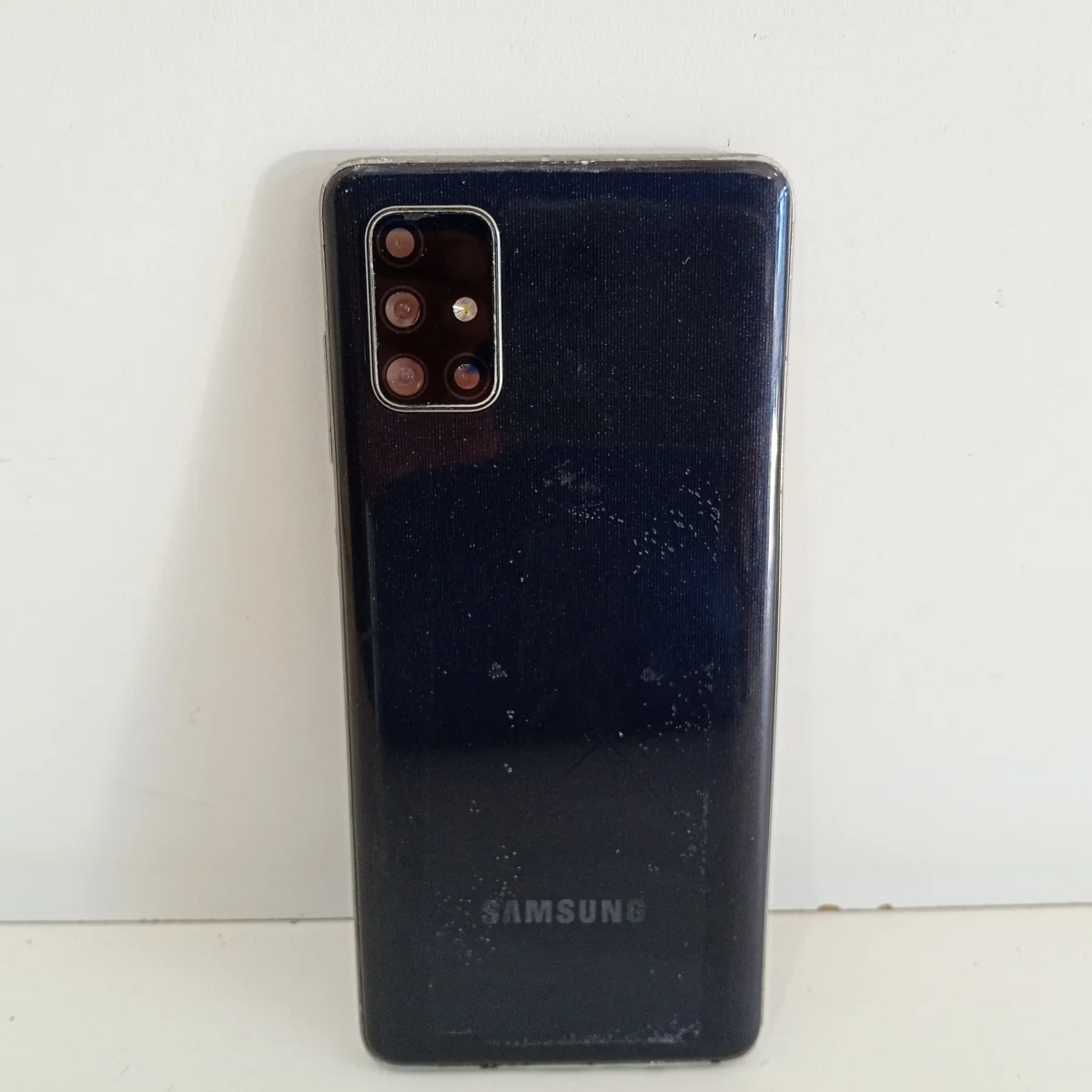 Foto 3 de Celular Marca Samsung Modelo A71 Memoria Ram 6 Gb Almacenamiento Interno 128 Gb Acc No Tiene