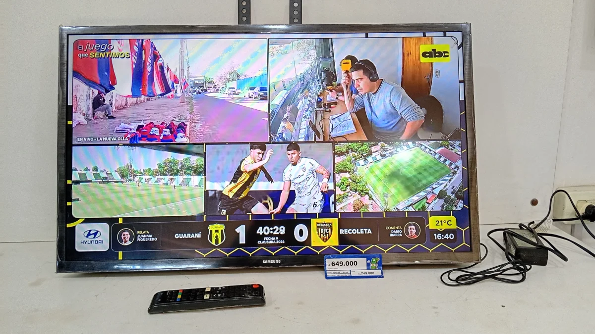 Foto 2 de Televisor Led Smart De 32 '' Marca Samsung. Modelo Un32t4300agczb Con Control Usado En Buen Estado Acc No Tiene