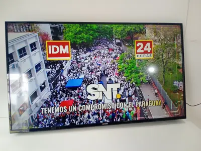 Televisor Led Smart De 43 '' Marca Samsung Modelo Con Control Usado En Buen Estado Acc No Tiene