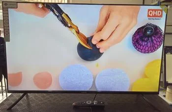 Televisor Led Smart De 43 '' Marca Tokyo Modelo Tvtokff43gtv Con Control Usado En Buen Estado Acc PatitasLamina Protector De Pantalla