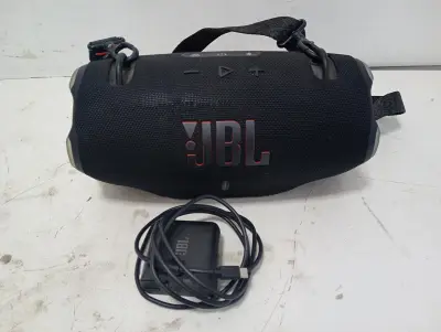 Parlante Portatil Marca Jbl Modelo Xtreme 4 Nro Usado En Buen Estado Con Sujetador Acc Bt