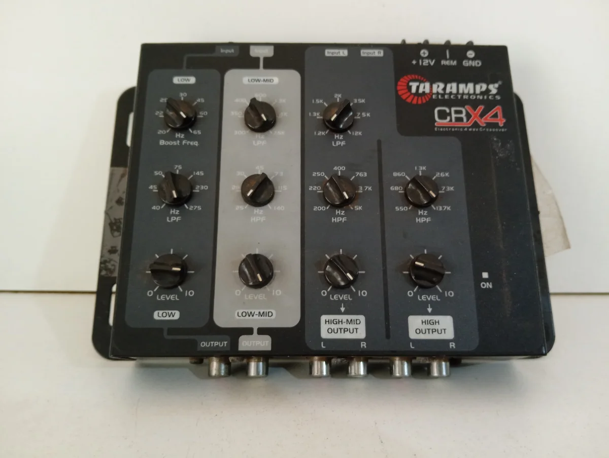 Amplificador De Sonido P/ Automovil Marca Taramps Modelo Crx4 Usado En Buen Estado Acc No Tiene