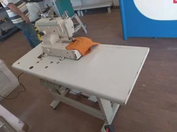 Foto 3 de Maquina De Coser Industrial Tipo Collareta Marca Jukai Modelo Juk 500 Usado En Buen Estado Acc MesadaMotor