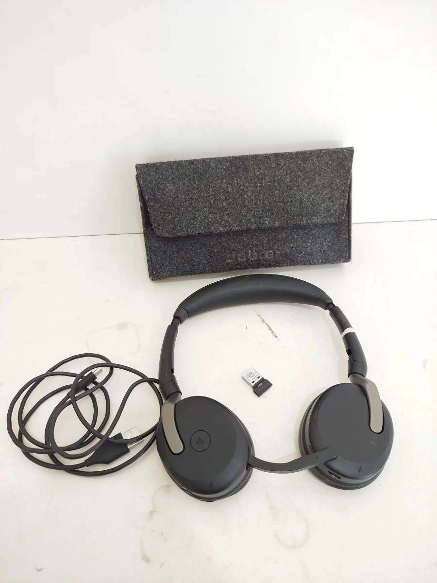 Auricular Marca Jabra Modelo Evolve 65 Flex Usado En Buen Estado Con Microfono Acc Cable Cargador Tipo CEstuche De TelaUsb