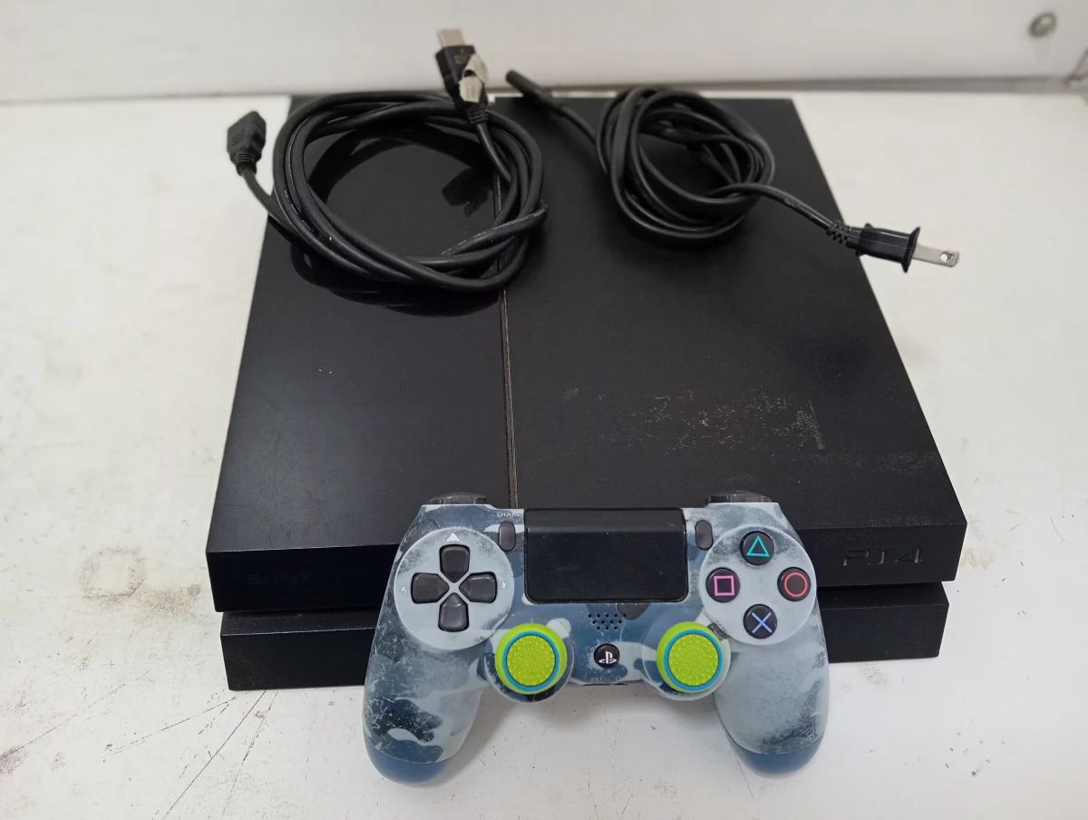 Foto 2 de Juego Electronico Ps4 Marca Sony Modelo Cuh-1001a Disco Duro 500 Gb Con Control Sin Caja Usado En Buen Estado Acc Cable PowerCable Hdmi