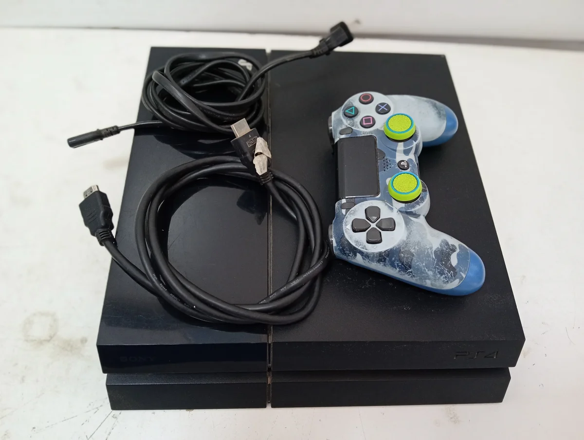 Foto 3 de Juego Electronico Ps4 Marca Sony Modelo Cuh-1001a Disco Duro 500 Gb Con Control Sin Caja Usado En Buen Estado Acc Cable PowerCable Hdmi