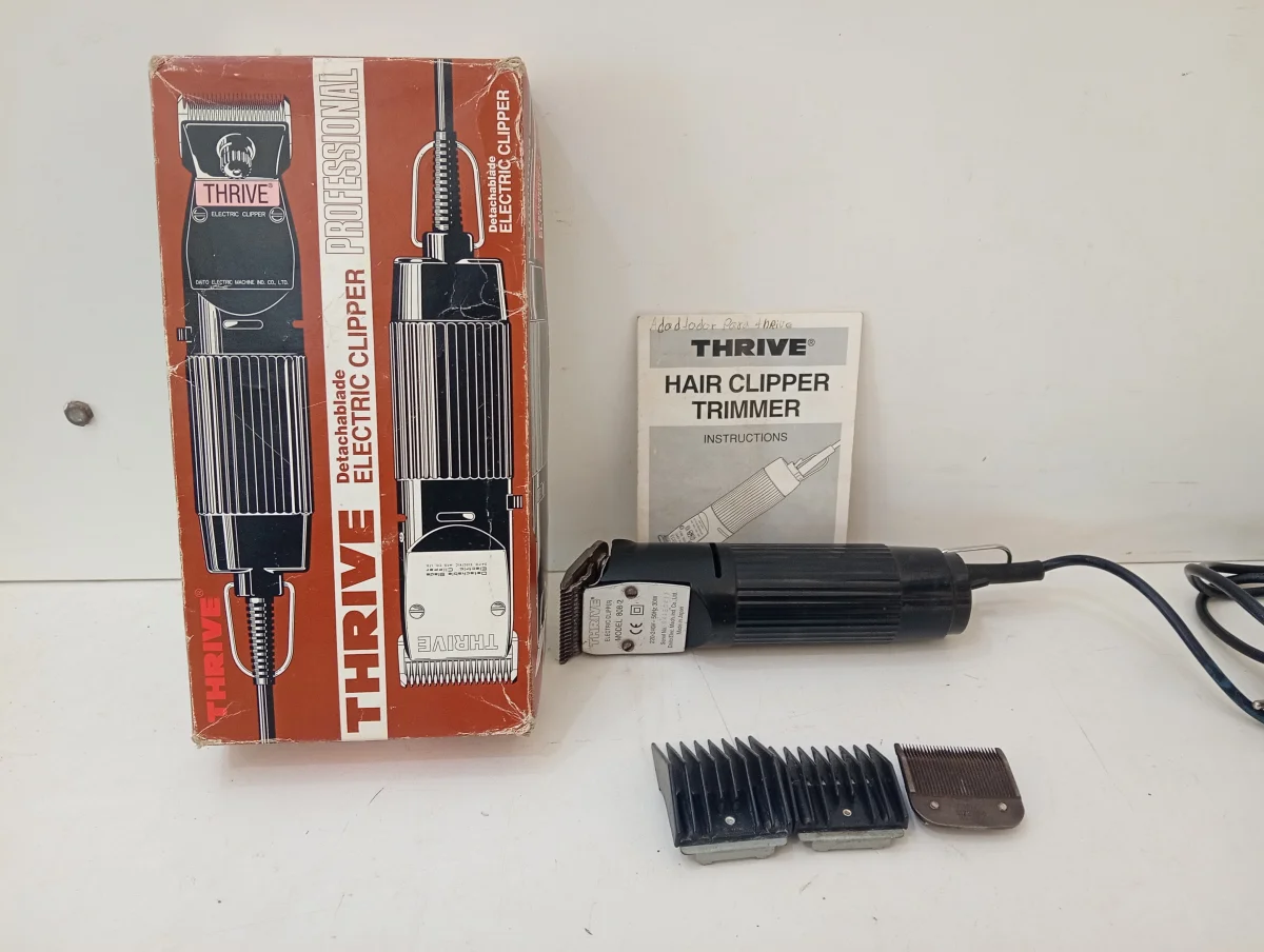 Maquina De Cortar Cabello Marca Trive Modelo 808-2 Usado Con Desgaste Acc 2 Niveles De Corte 2 Dientes Regulares