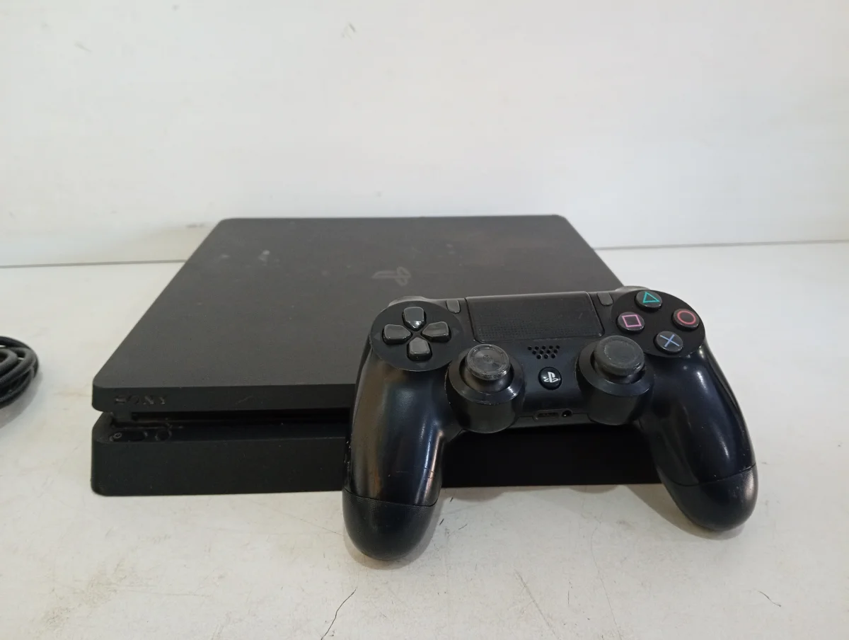 Foto 2 de Juego Electronico Ps4 Marca Sony Modelo Slim Disco Duro 500 Gb Con Control Sin Caja Usado En Buen Estado Acc C/ Cable HdmiC.Cte