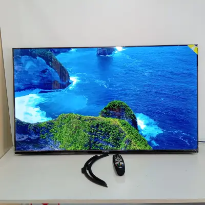 Televisor Led Smart De 43 '' Marca Tokyo Modelo Tvtokff43gtv Con Control Usado En Buen Estado Acc C/ Patitas Y Tornillos