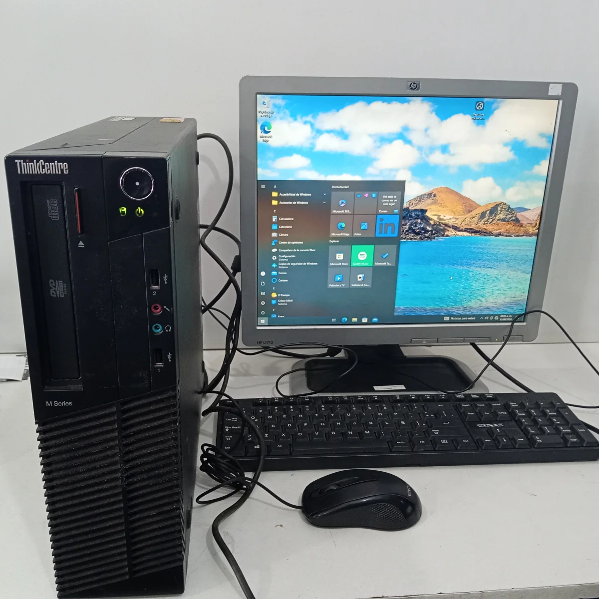 Computadoras De Escritorio Marca Lenovo Modelo Thinkcentre Usado-Con-Desgaste Procesador I5--3570-3.40ghz- Memoria Ram 4 Gb Disco Duro 128 Gb Acc Monitor Hp L1710 (935p4h2)1 Cable Cte 1 Vga Mouse Y Teclado Alambrico Sate Base