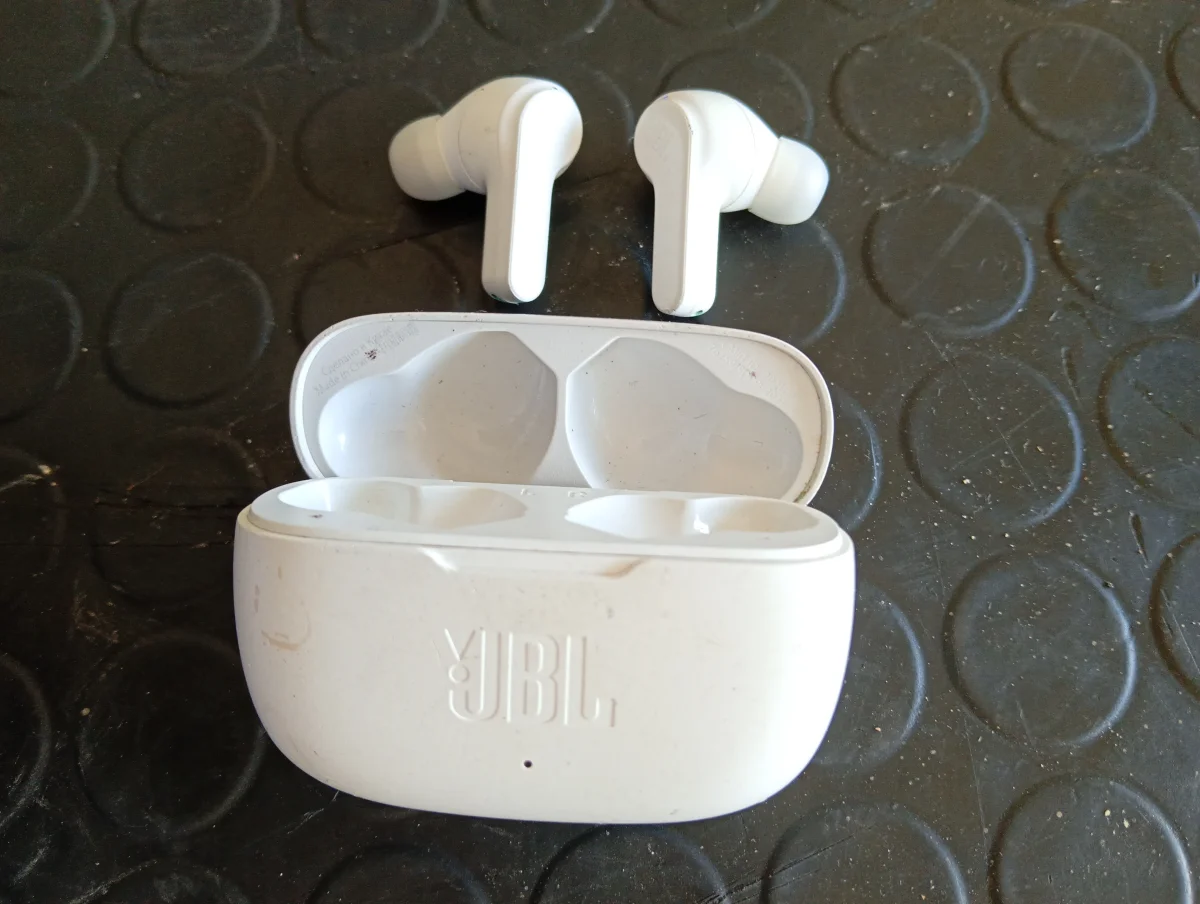 Foto 3 de Auricular Marca Jbl Modelo Wave200tvs Usado En Buen Estado Con No Tiene Acc No Tiene