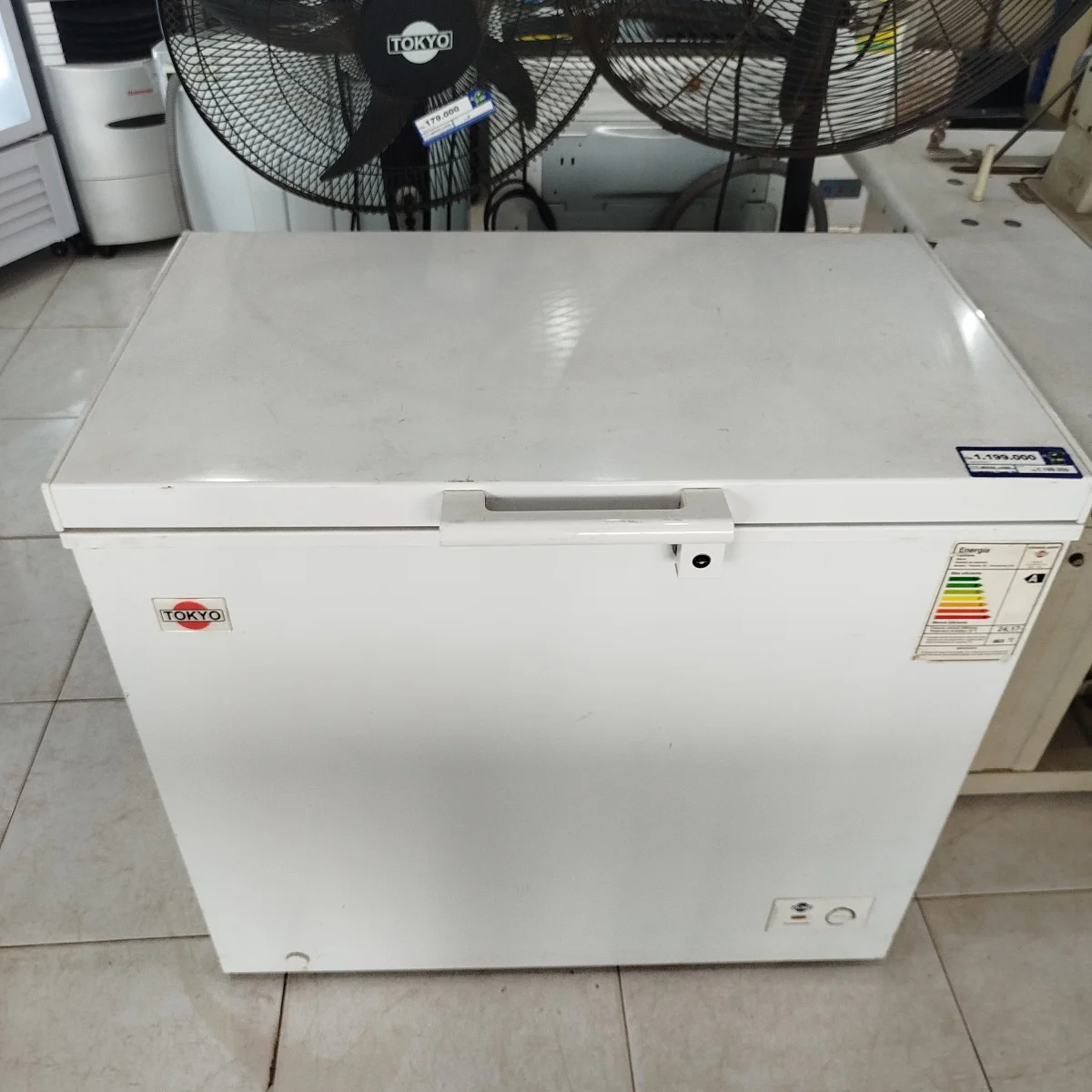 Congeladora / Frezzer Marca Tokyo Litros 200 Modelo Cgtconn230cv Usado Con Desgaste Acc Canasta