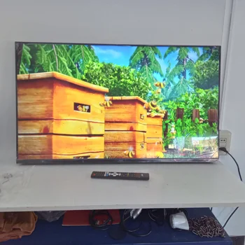 Televisor Led Smart De 43 '' Marca Jam Modelo Ultrasgtm-43gfs Con Control Usado En Buen Estado Acc Con 2 Patitas De Pedestal Cable Conexion A/V Tornillos Para Pedestal