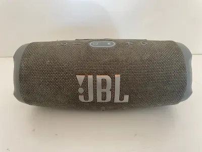 Speaker Potencia Watts No Tiene Marca Jbl Sin Control Modelo Charge 5 Usado En Buen Estado Sin Caja Acc No Tiene