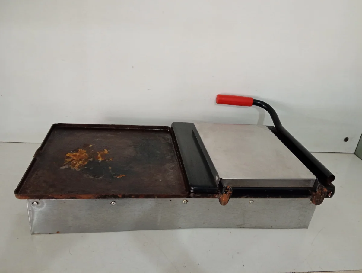 Foto 3 de Plancha Hamburguesera Marca Modelo Usado En Buen Estado Acc Tapa2 Quemadores