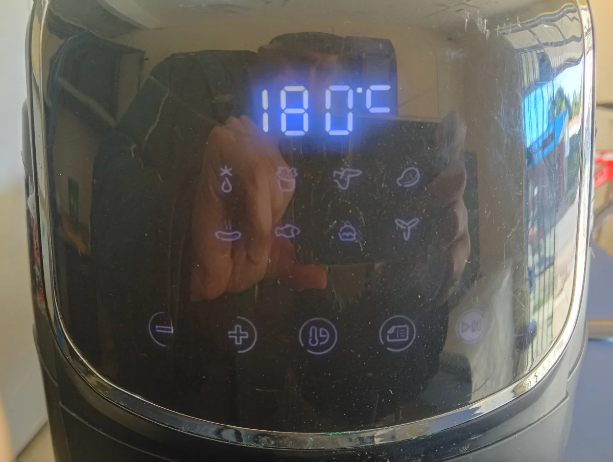 Foto 2 de Fritadora Marca Midea Modelo Mf-Cn40d2 Usado En Buen Estado Acc Canasta