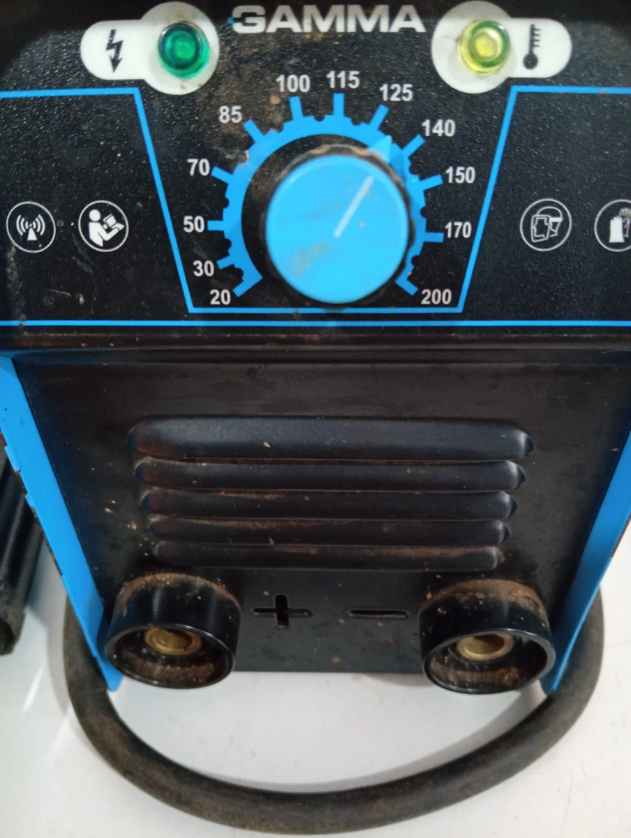 Foto 2 de Soldador Marca Gama Modelo Arc-200 Usado En Buen Estado Acc Dos Pinzas Negativa Y Positiva