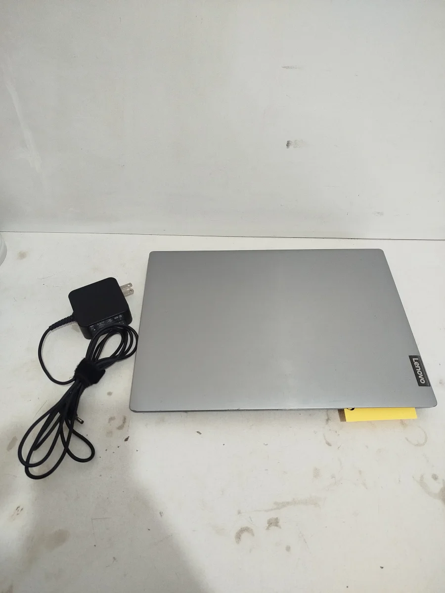 Foto 3 de Notebook Marca Lenovo Modelo 81mu Procesador Intel Pentium Memoria Ram 4 Gb Disco Duro 119 Gb Generacion 8 Acc No Tiene