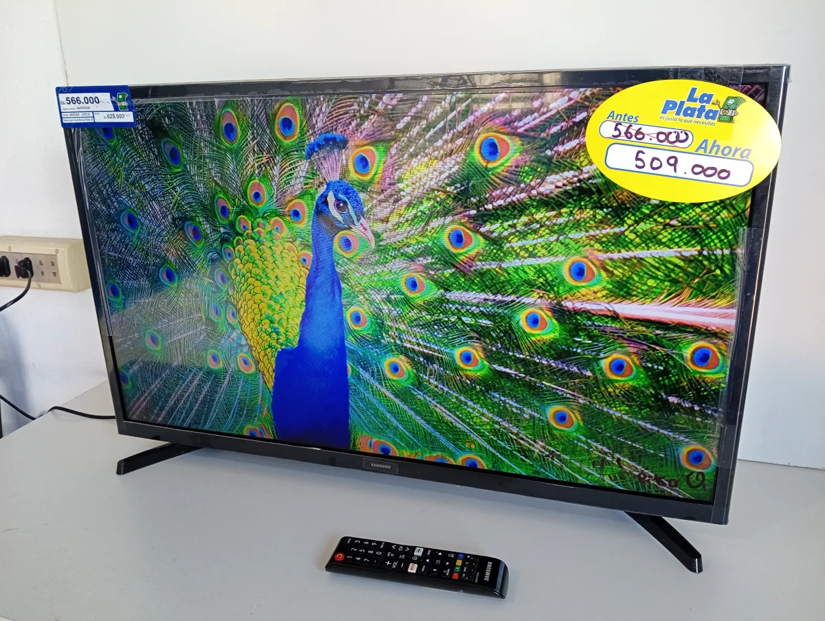 Televisor Led Smart De 21 '' Marca Samsung Modelo Un32t4202agxzs Con Control Usado Con Desgaste Acc Patitas