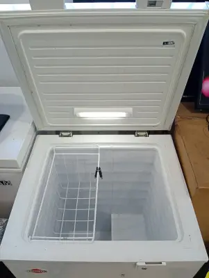 Congeladora / Frezzer Marca Tokyo Litros : 100 Modelo Cgtcon120df Usado En Buen Estado Acc: CanastillaCon Llave Comentario: De 1 Puerta