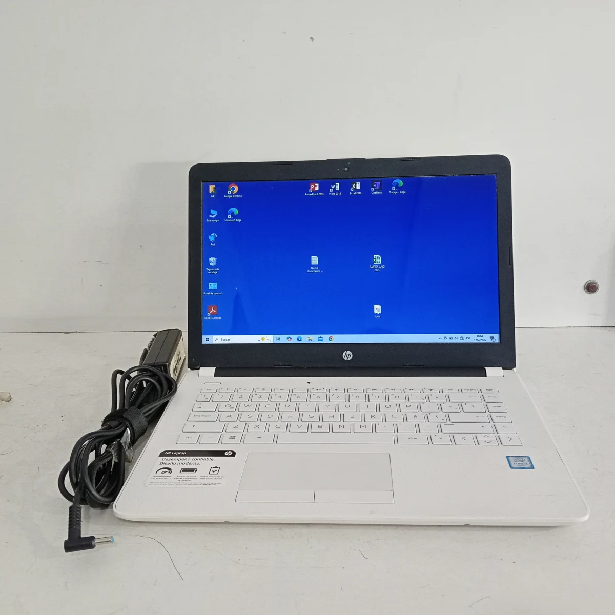 Notebook Marca Hp Modelo Rtl8723de Procesador I3 Memoria Ram 4 Gb Disco Duro 250 Gb Generacion 6 Acc Cargador