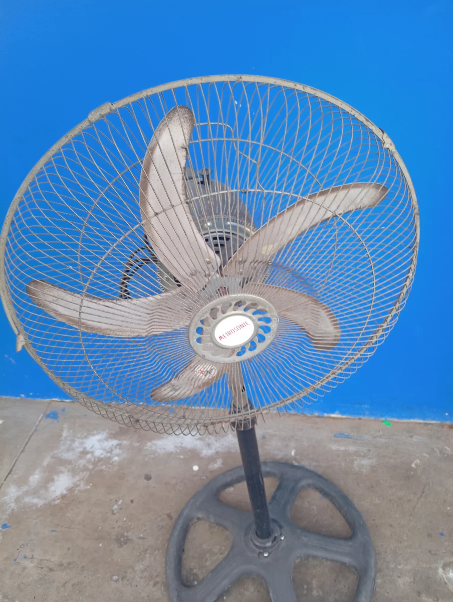 Ventilador 3 Velocidades Marca Metrosonic Modelo No Tiene Usado En Buen Estado Acc No Tiene