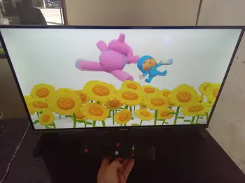 Televisor Led Smart De 32 '' Marca Midas Modelo Mdsmtv32a Con Control Usado En Buen Estado Acc Par De Patitas Control