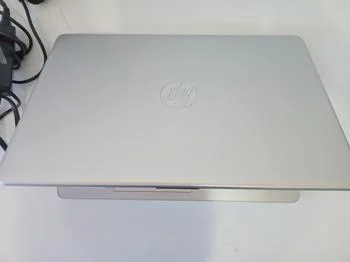 Foto 3 de Notebook Marca Hp Modelo 15dy2059la Procesador Intel Core I3-1115g4 Memoria Ram 8 Gb Disco Duro 237 Gb Generacion 11 Acc CargadorTeclado Numerico
