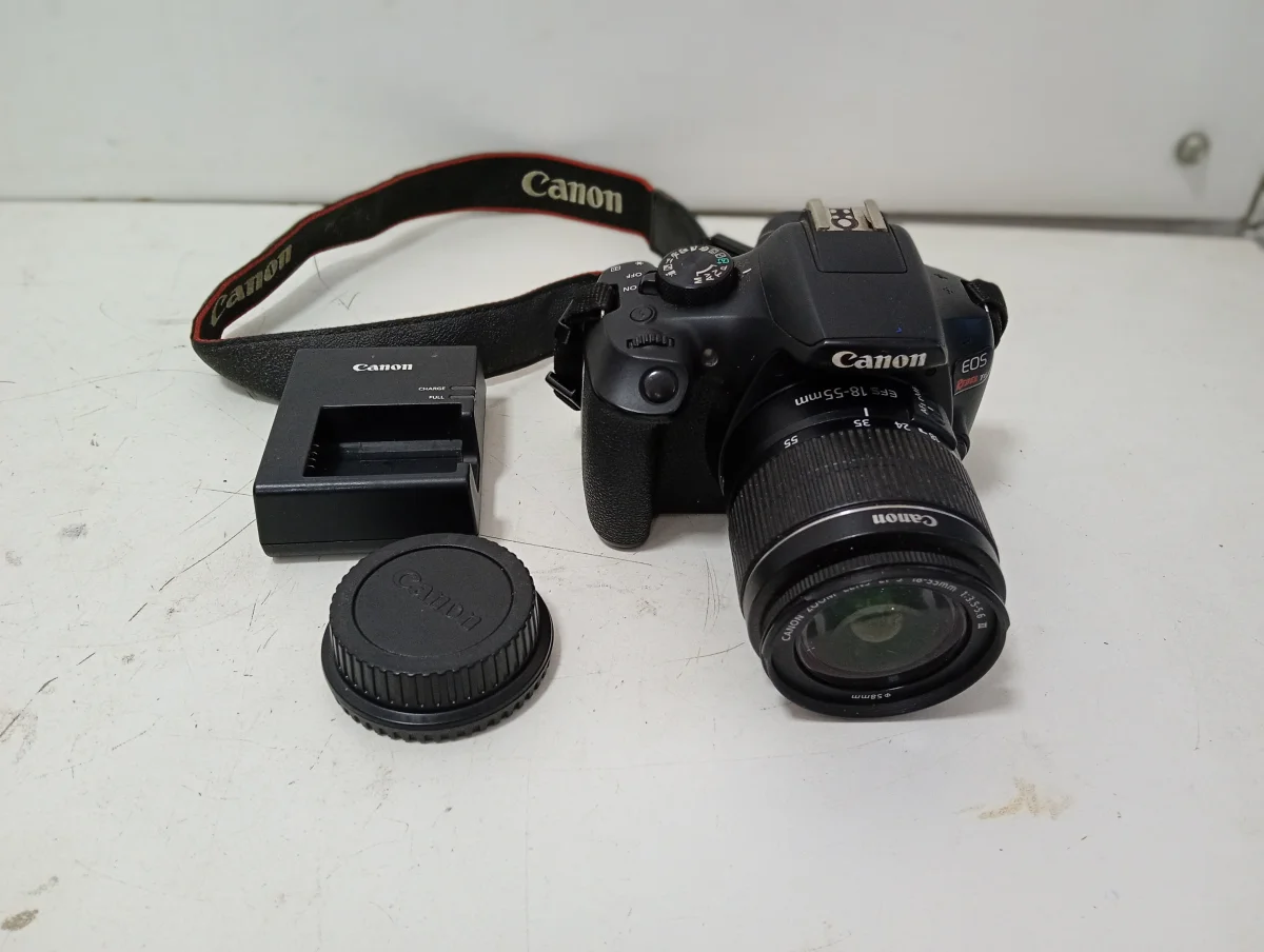 Foto 2 de Camara Fotografica Profesional Marca Canon Eos Rebel T6 Modelo Ds126621 Acc LenteBateriaCargador