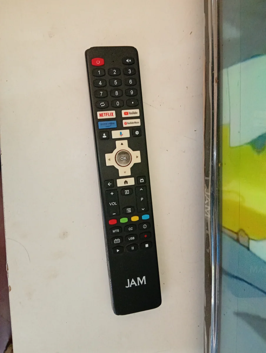 Foto 2 de Televisor Led Smart De 50 '' Marca Jam Modelo Ultrasgtm-50gfs Con Control Usado En Buen Estado Acc Patitas