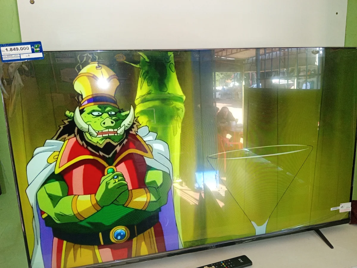 Foto 3 de Televisor Led Smart De 50 '' Marca Jam Modelo Ultrasgtm-50gfs Con Control Usado En Buen Estado Acc Patitas