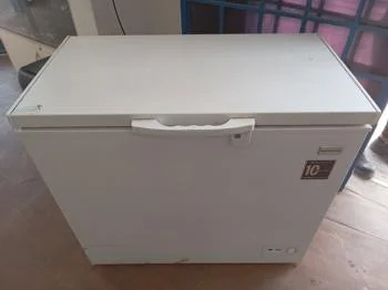 Congeladora / Frezzer Marca Mastertech Litros 198 Modelo Mtch198s1aw2 Nro Usado Con Desgaste Acc 1 Puerta Luz Interna