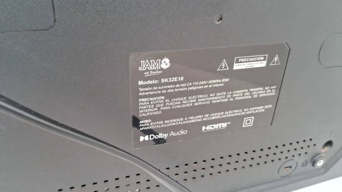 Foto 3 de Televisor Led Convencional De 32 '' Marca Jam Modelo Sk32e10 Usado En Buen Estado Con Control Sin Caja Acc Con PatitasCable PowerCable Hdmi