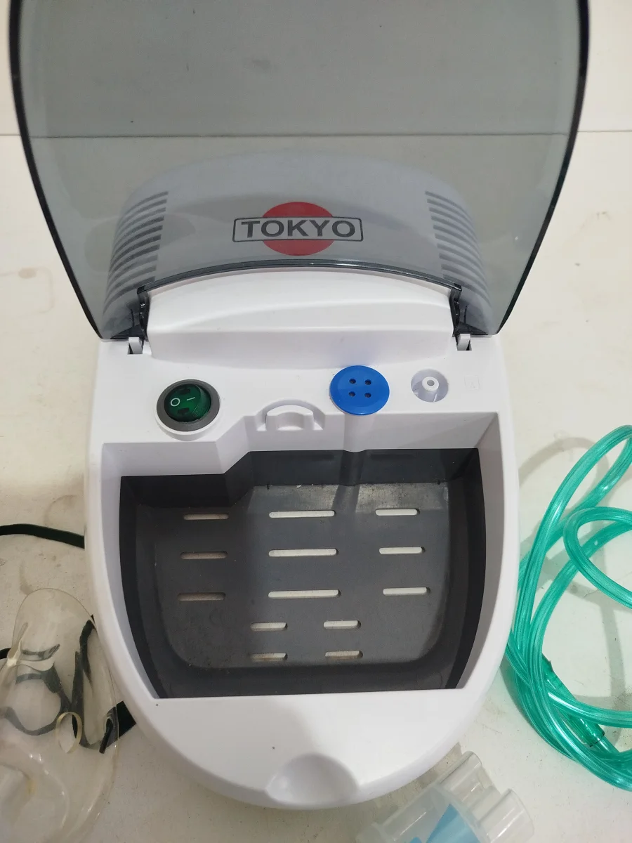 Foto 2 de Nebulizador Marca Tokyo Modelo Edtnfreshair Usado En Buen Estado Acc Con Dos MasacarillasRecipiente Para MedicamentoMangera