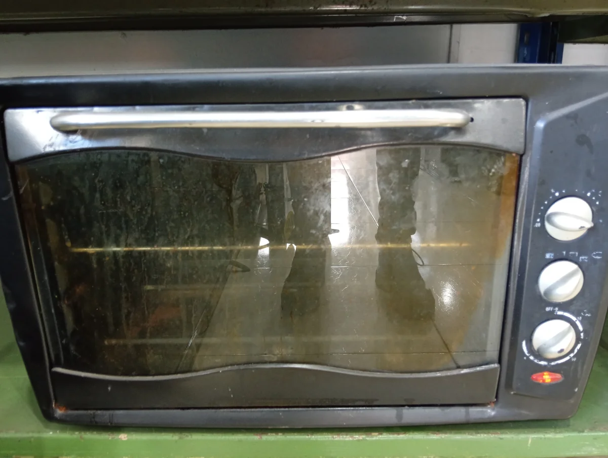 Horno Marca Matsui Litros 45 Modelo Mt-He4201 Usado Con Desgaste Acc Con Parrilla