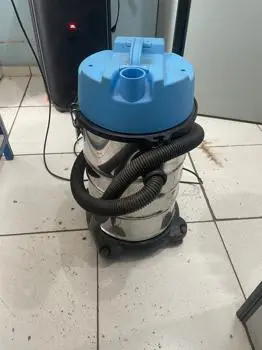 Aspiradora Marca Modelo Usado Con Desgaste Acc Manguera