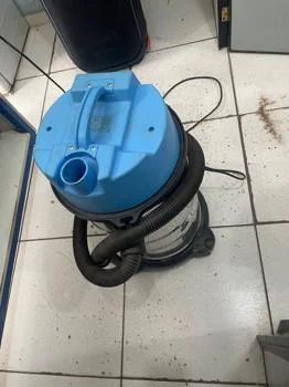 Foto 2 de Aspiradora Marca Modelo Usado Con Desgaste Acc Manguera