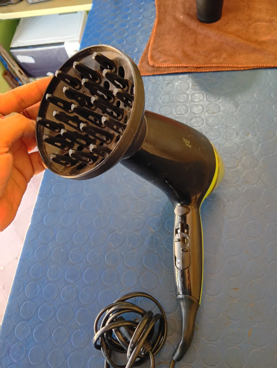 Foto 3 de Secador De Pelo Marca Remington Modelo D13a Usado En Buen Estado Acc Difusor