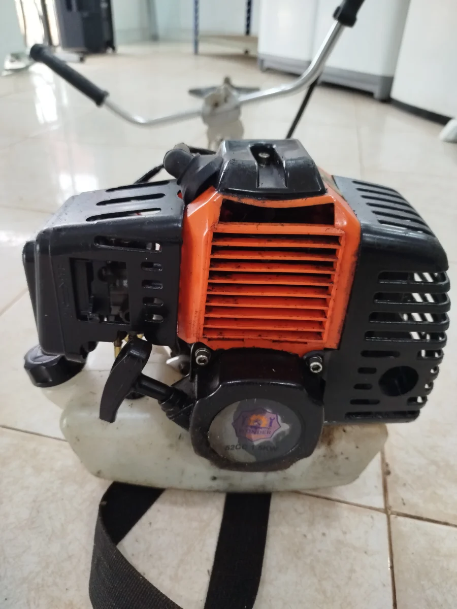 Foto 2 de Desmalezadora Marca Wonder Modelo 52cc Usado En Buen Estado Original No Acc Con ChalecoCuchilla Arandela Y Tuerca