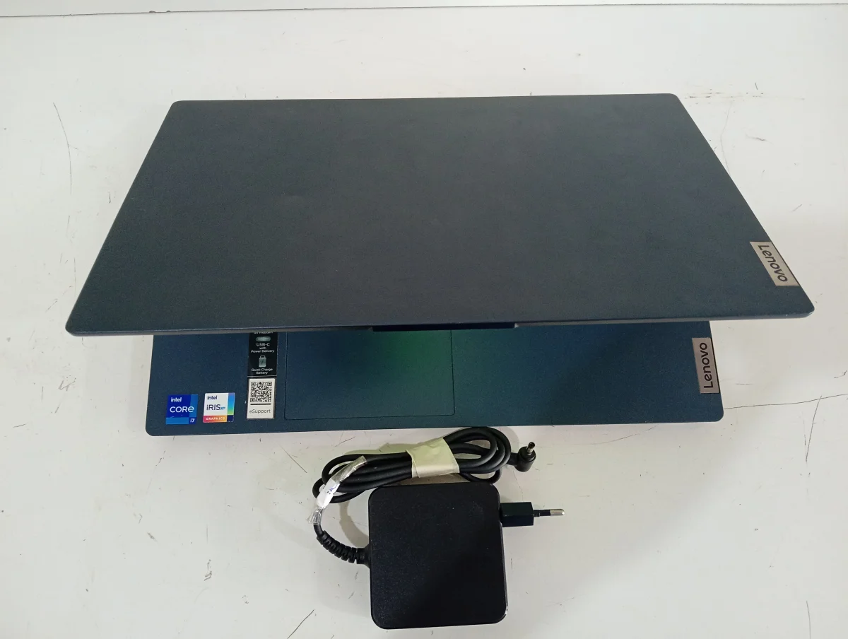 Foto 2 de Notebook Marca Lenovo Modelo Ideapad515tlos05 Procesador Core I7 Memoria Ram 12 Gb Disco Duro 237 Gb Generacion 11 Acc No Tiene
