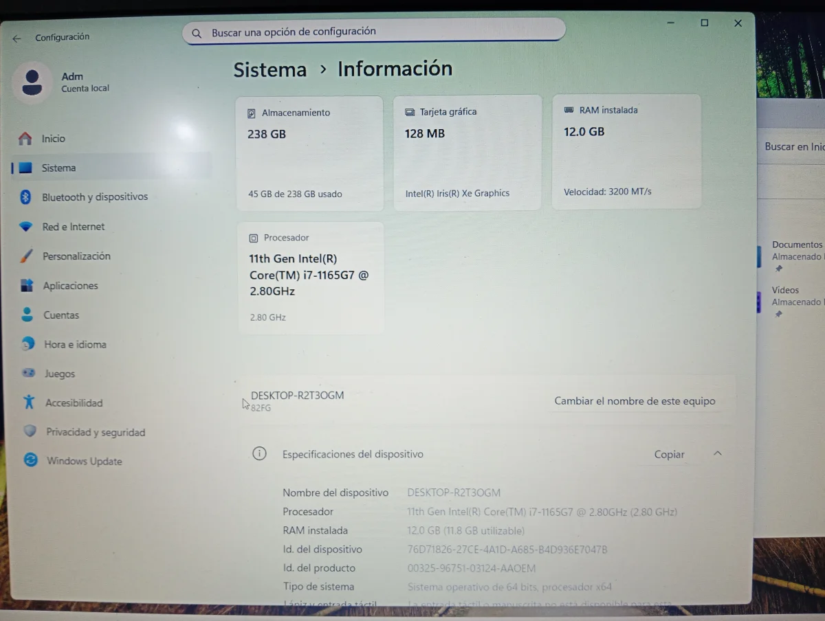 Foto 3 de Notebook Marca Lenovo Modelo Ideapad515tlos05 Procesador Core I7 Memoria Ram 12 Gb Disco Duro 237 Gb Generacion 11 Acc No Tiene