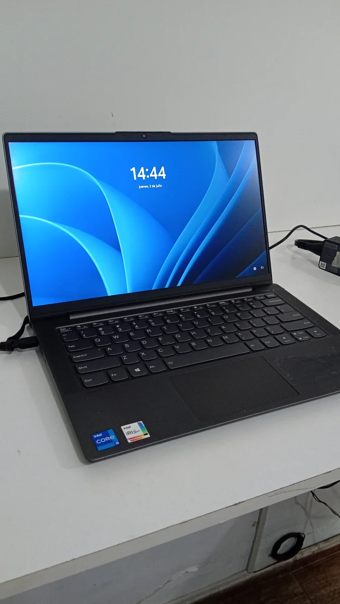 Foto 2 de Notebook Marca Lenovo Modelo Ideapad 5 14itl05 Procesador I5 1135g7 2.42ghz Memoria Ram 8 Gb Disco Duro 256 Gb Generacion 11 Acc Intel Iris XLuces Led