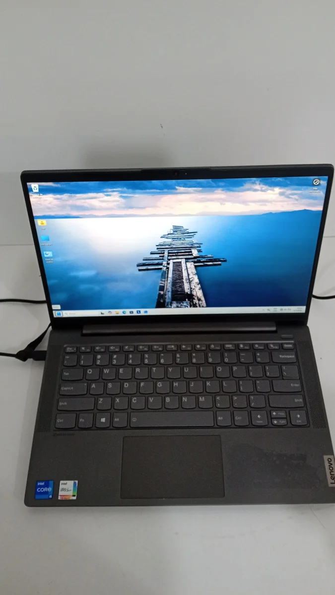 Foto 3 de Notebook Marca Lenovo Modelo Ideapad 5 14itl05 Procesador I5 1135g7 2.42ghz Memoria Ram 8 Gb Disco Duro 256 Gb Generacion 11 Acc Intel Iris XLuces Led