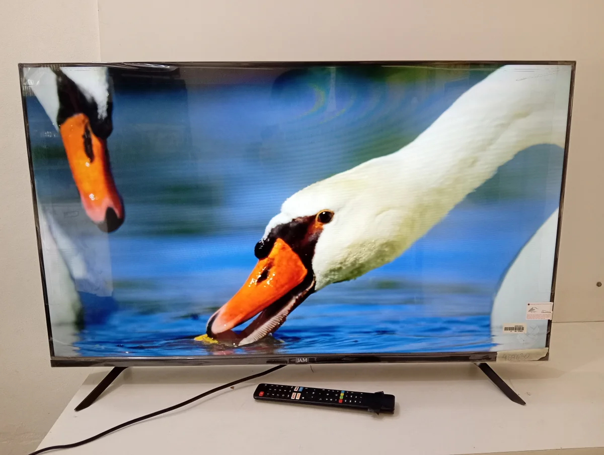 Televisor Led Smart De 43 '' Marca Jam Modelo 43gfs Con Control Usado En Buen Estado Acc Patitas