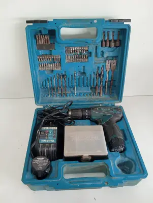 Taladro Marca Makita Modelo Hp330d Usado En Buen Estado Acc 2 Batería Cargador Estuche